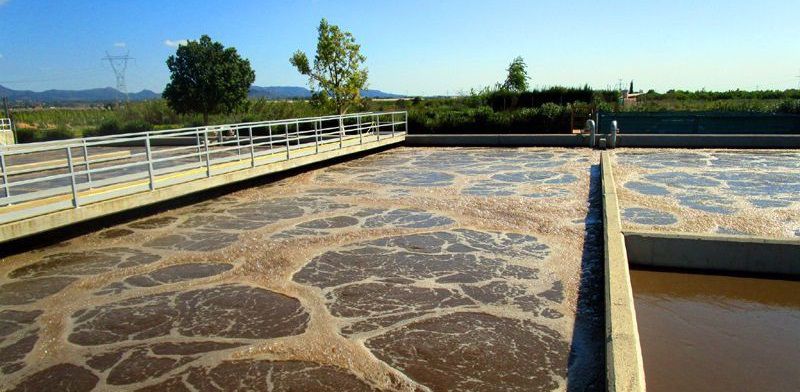 Reduction of fat and sludge buildup